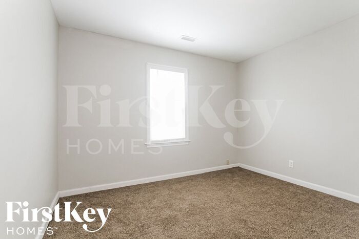 Building Photo - 1741 N Riley Ave