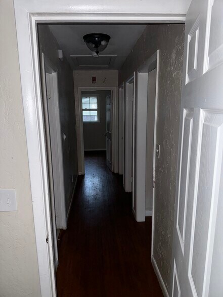 Hallway - 5345 Orchard Pl