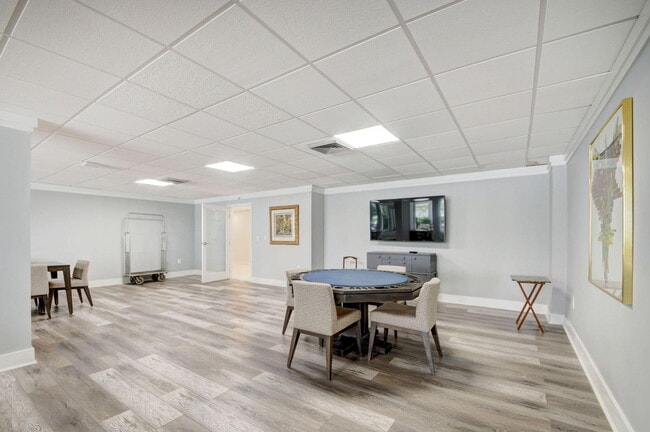 Building Photo - 3546 S Ocean Blvd