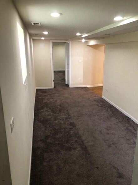 Building Photo - 1703 W Irving Park Rd