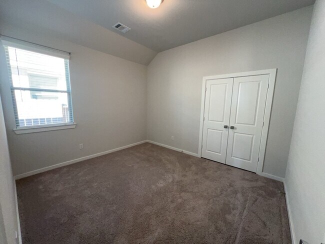 Building Photo - 3023 Tantara Dr