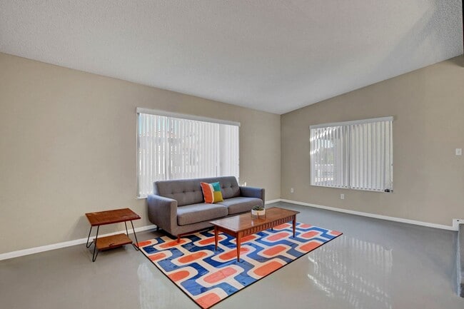 Building Photo - Fully Furnished, One Story, Near Strip, All Utilities Included with Flexible Lease Terms