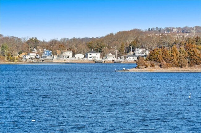 Building Photo - 15 Cedar Ave