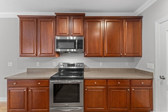 Building Photo - **3bd/2.5ba Townhome in Magnolia Woods**