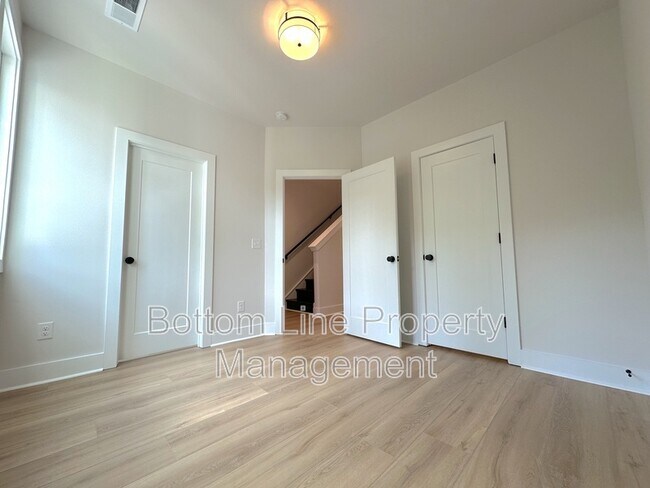 Building Photo - 1360 Briar Creek Rd