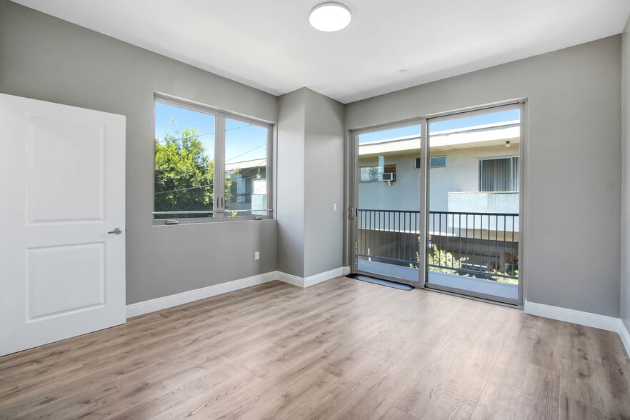 Building Photo - 11753 Iowa Ave