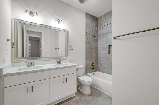 Building Photo - 32336 Noble Crk Dr