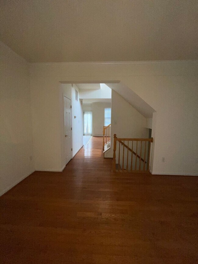 Building Photo - Spacious & Updated Home in the Heart of Hyattsville