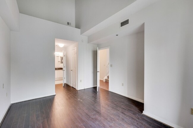Building Photo - Ideally located near the Metro and Tysons ...