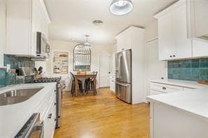 Building Photo - 5843 Vanderbilt Ave