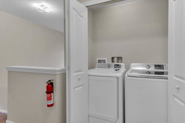 Building Photo - 448 Miramar Ave