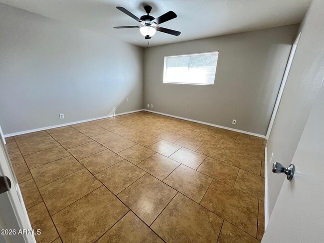 Building Photo - 551 W Gail Dr