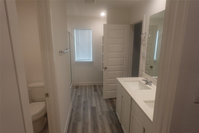 Building Photo - 2824 Lisburn Ter Ln