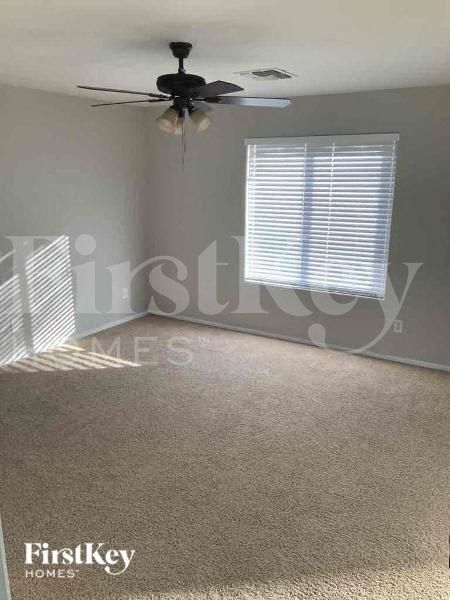 Building Photo - 18021 W Sunnyslope Ln
