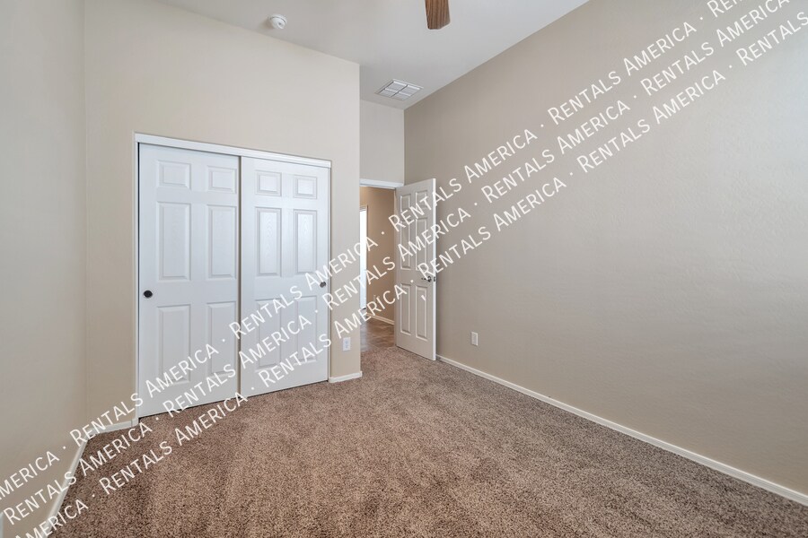 Building Photo - 43958 W Bailey Dr