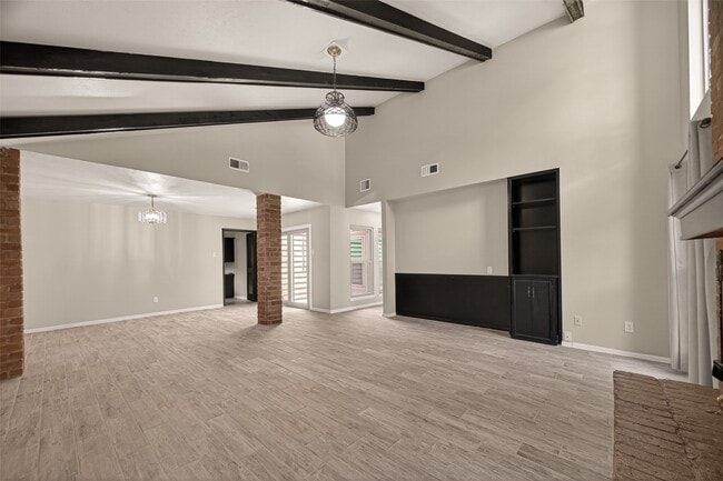 Building Photo - 7527 N Hollow Cir