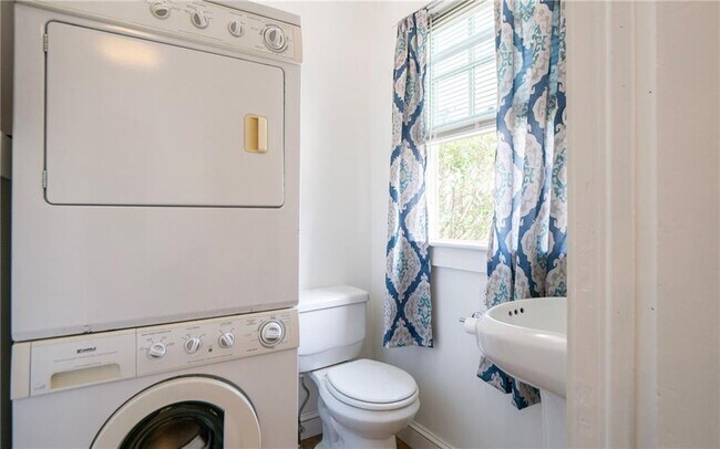 Building Photo - 446 Broadway