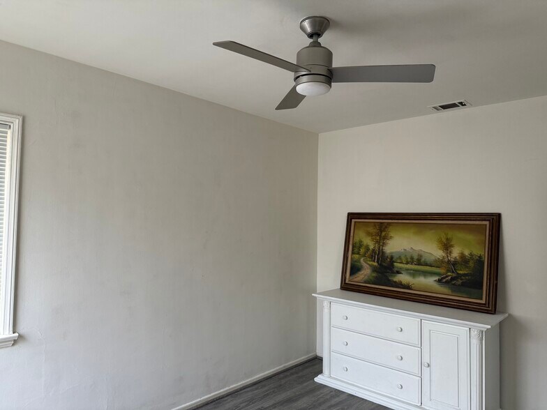 Bedroom #1 - 10324 Hillhaven Ave