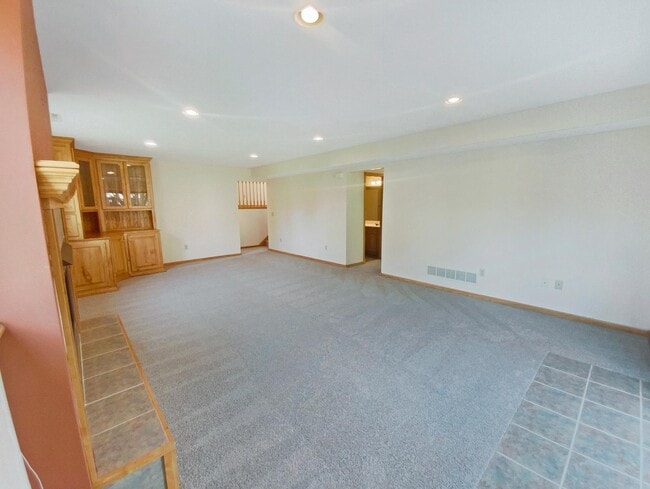 Building Photo - 3647 Ironwood Ct SW