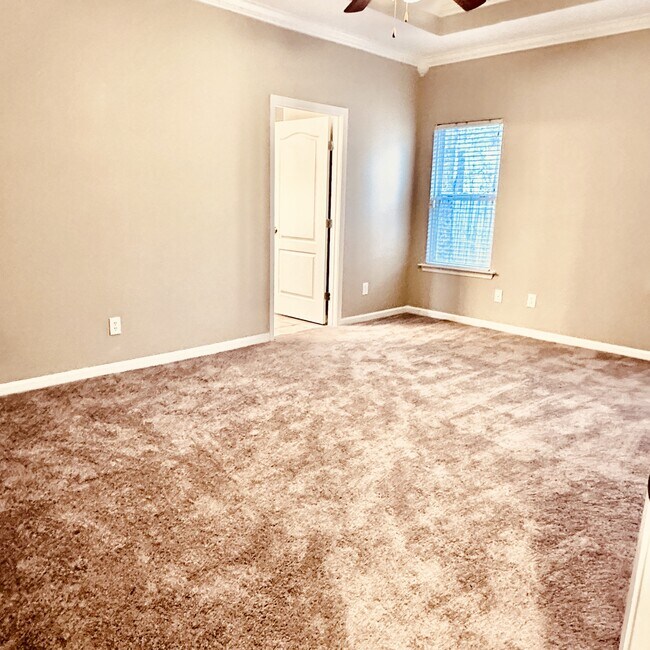 Building Photo - 5333 Cottage Cir