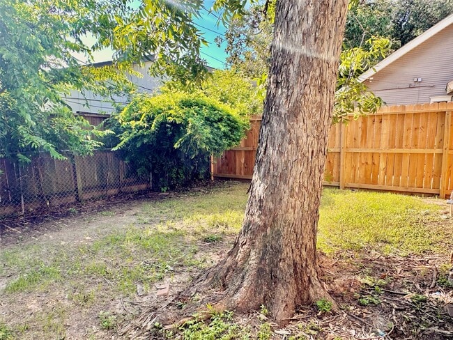 Building Photo - 114 Munford St