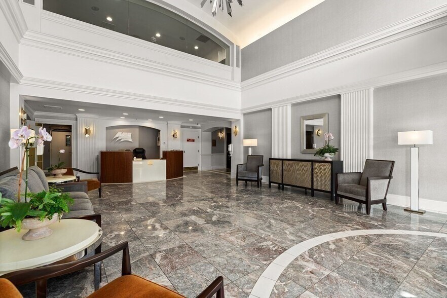 Building Photo - 191 W 8th St