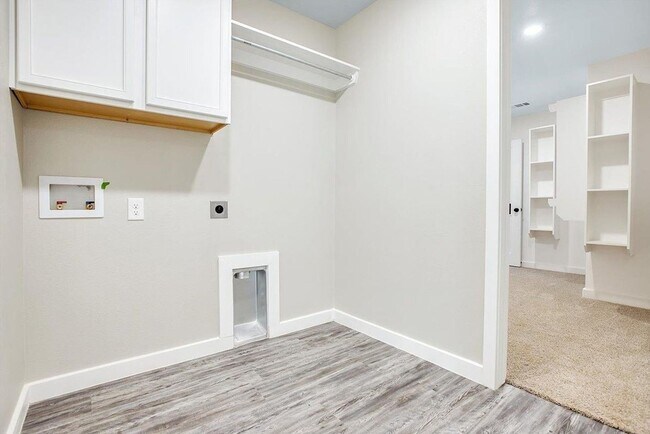 Building Photo - Pre-leasing for July