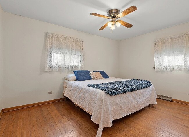 Building Photo - 275 Tahoe Dr