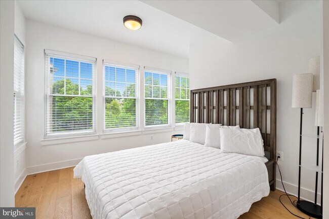 Building Photo - 2869 28th St NW