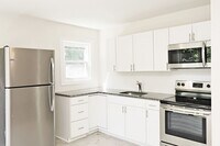 Building Photo - Updated Dog-Friendly Apartment With Ting Internet