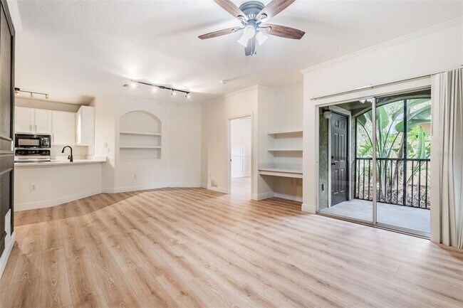 Building Photo - 10108 Courtney Oaks Cir