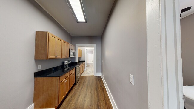 Building Photo - 107 Comstock Ave