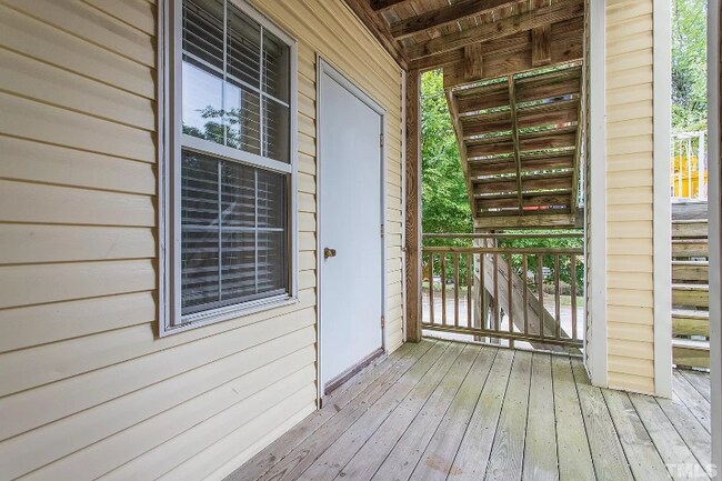 Building Photo - 2221 Mountain Mist Ct