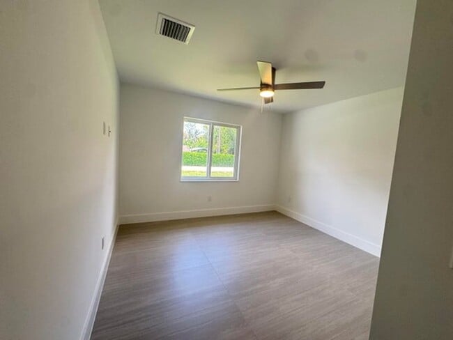 Building Photo - 13177 47th Ct N