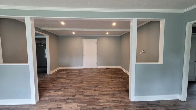 Building Photo - 2019 Virginia Ave