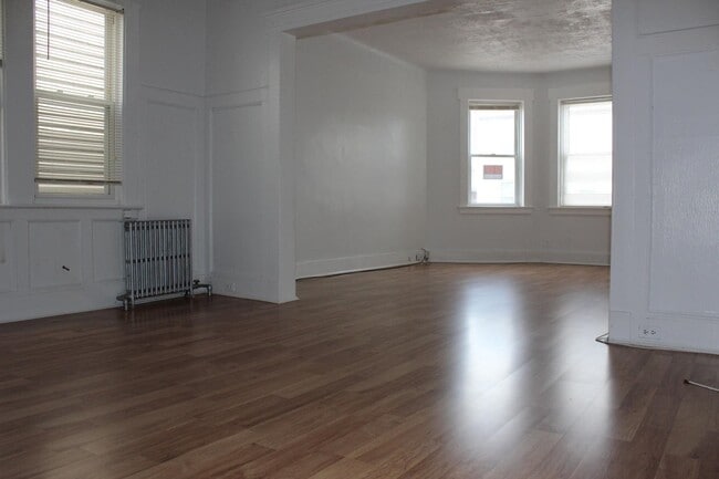 Building Photo - 69 Poplar St