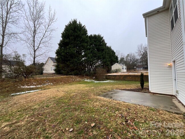 Building Photo - 2301 Trace Creek Dr