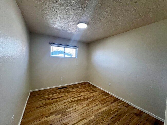 Building Photo - 3-Bedroom Home on Corner Lot with a View!