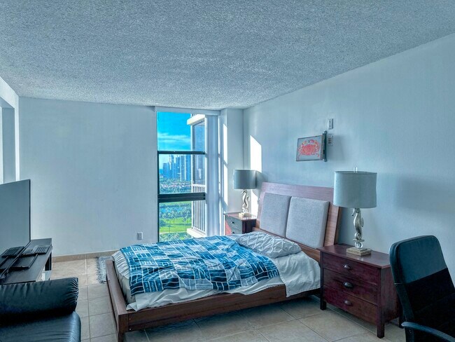 Building Photo - 20335 W Country Club Dr