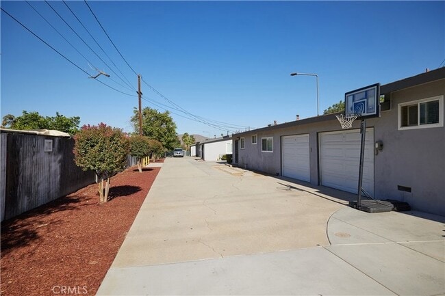 Building Photo - 3630 Russell St