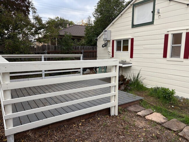 Building Photo - 22nd Street