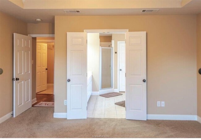 Building Photo - 4200 Colchester Ct