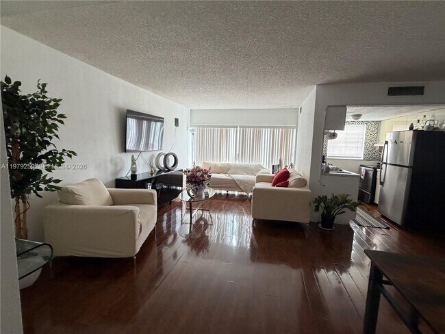 Building Photo - 9390 W Flagler St