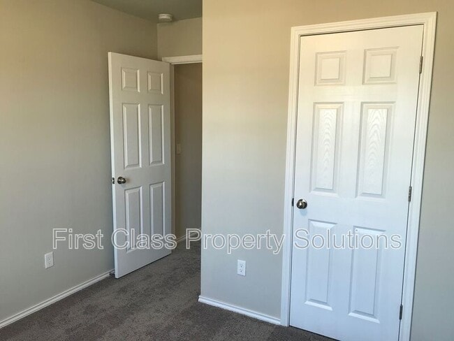 Building Photo - 1716 West Antler Way