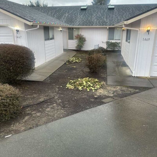 Building Photo - 1469 Cameo Ct