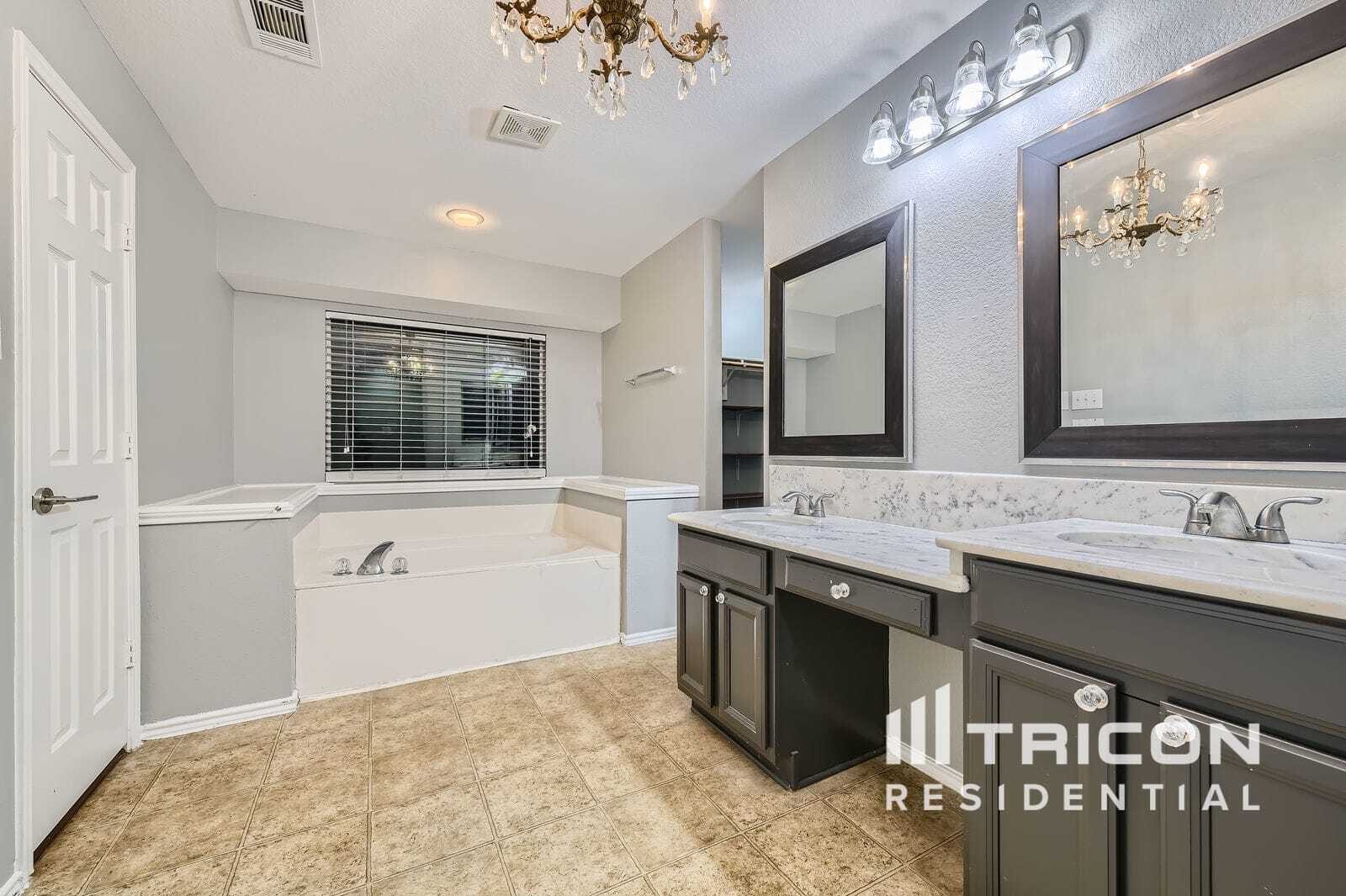 Building Photo - 220 Flatwood Dr