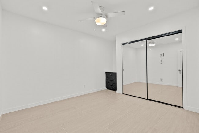 Building Photo - 10144 Gaviota Ave