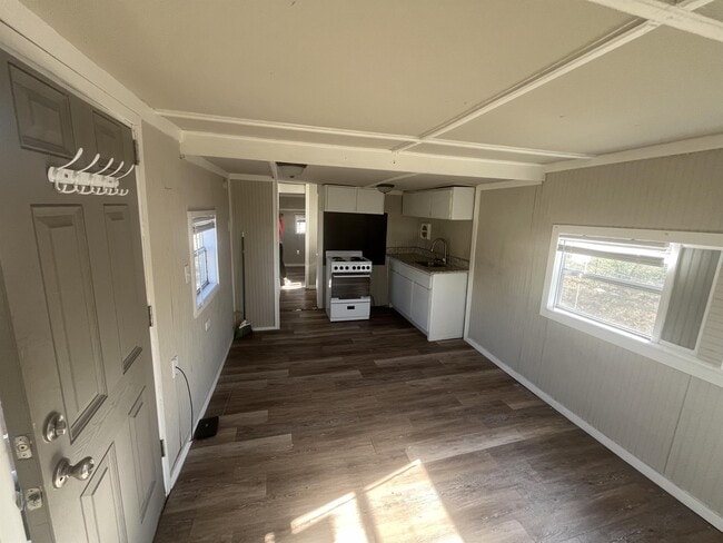 Building Photo - 105 4th Ward, AR