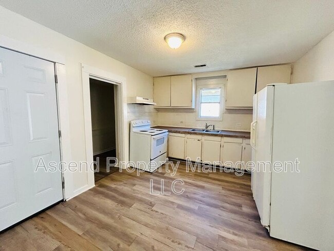 Building Photo - 2103 Taylor St