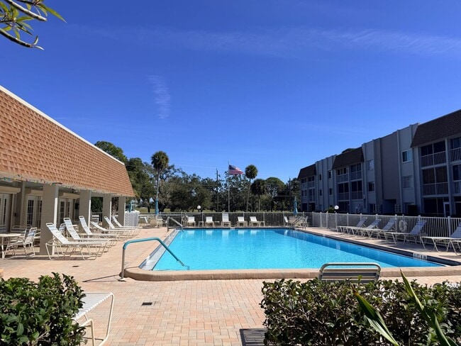 Building Photo - RESORT-STYLE 55+ LIVING — 1 BED / 1 BATH WITH PRIVATE LANAI & GOLF COURSE VIEWS! ? 1 MONTH FREE ?